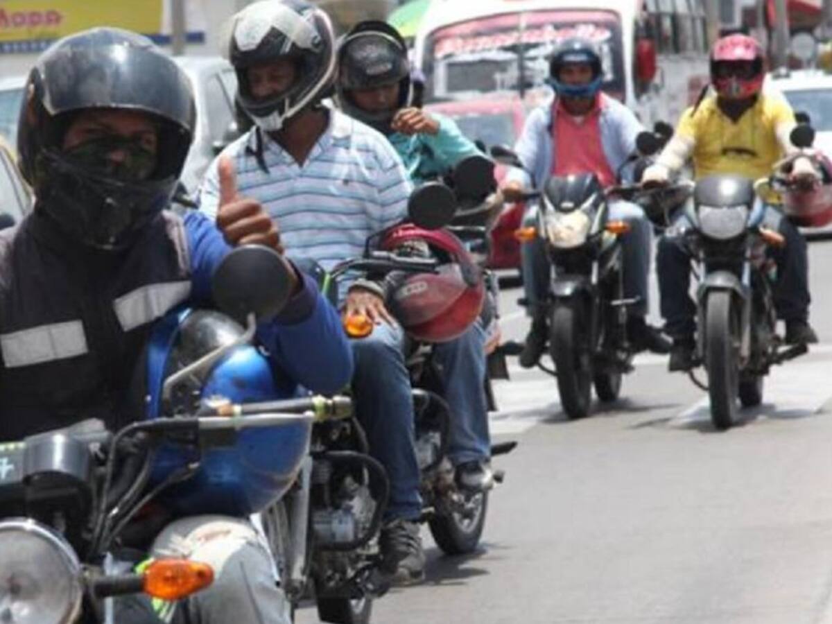 Sorprenden a mototaxista con COVID-19 violando aislamiento