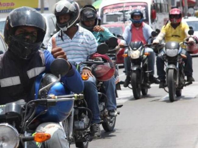 Sorprenden a mototaxista con COVID-19 violando aislamiento
