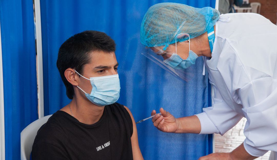 Conozca los puntos de vacunación contra COVID-19 en Bogotá. 