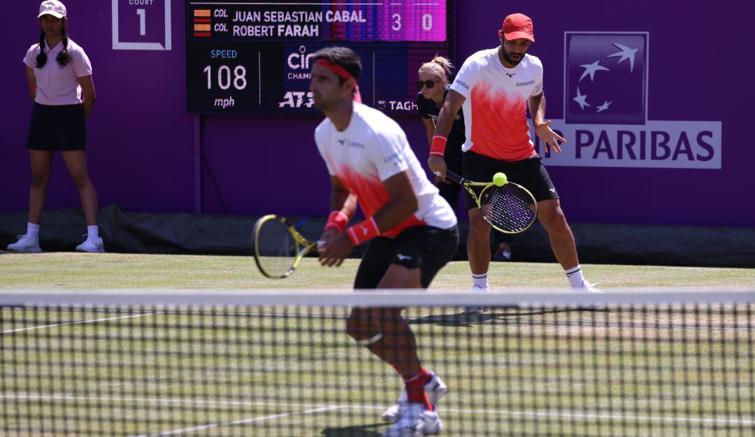 Los colombianos en su gira por césped.