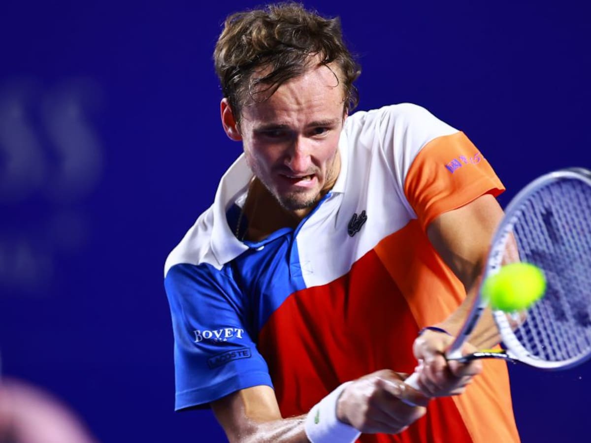 Los tenistas rusos podrán seguir compitiendo, pero sin bandera