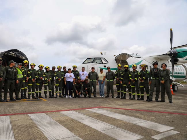 El primer avión de la campaña “Huila Grande, Todos podemos” llegó con 5 toneladas de ayudas humanitarias. Foto Gobernación del Huila