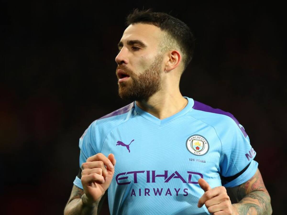 Otamendi disipa el humo: "Mi cabeza está puesta en el City"