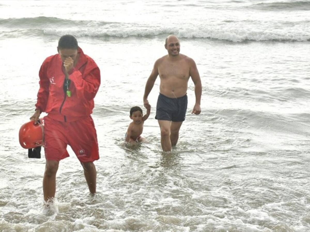 Denuncian irregularidades en convenio firmado por Alcaldía para contratación de salvavidas