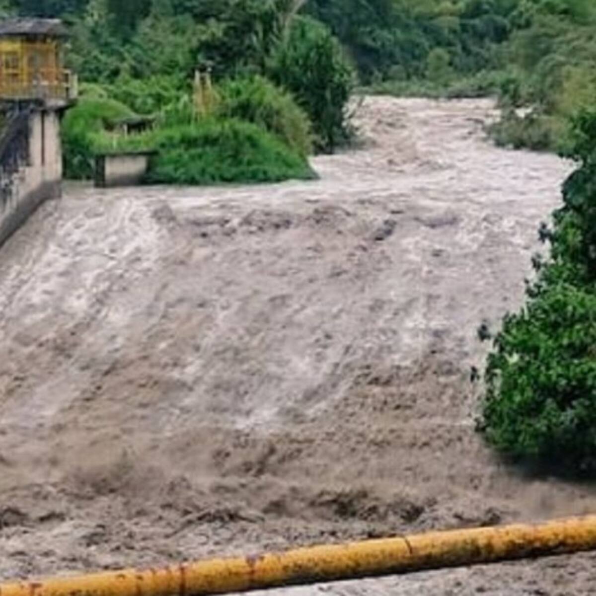 Aguaceros del jueves ocasionaron emergencias en Caldas