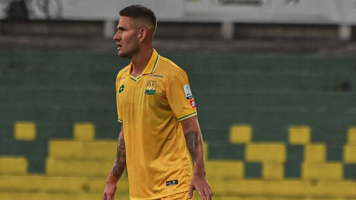 Jugador del Bucaramanga fue intimidado por hinchas del América: “Pido disculpas”