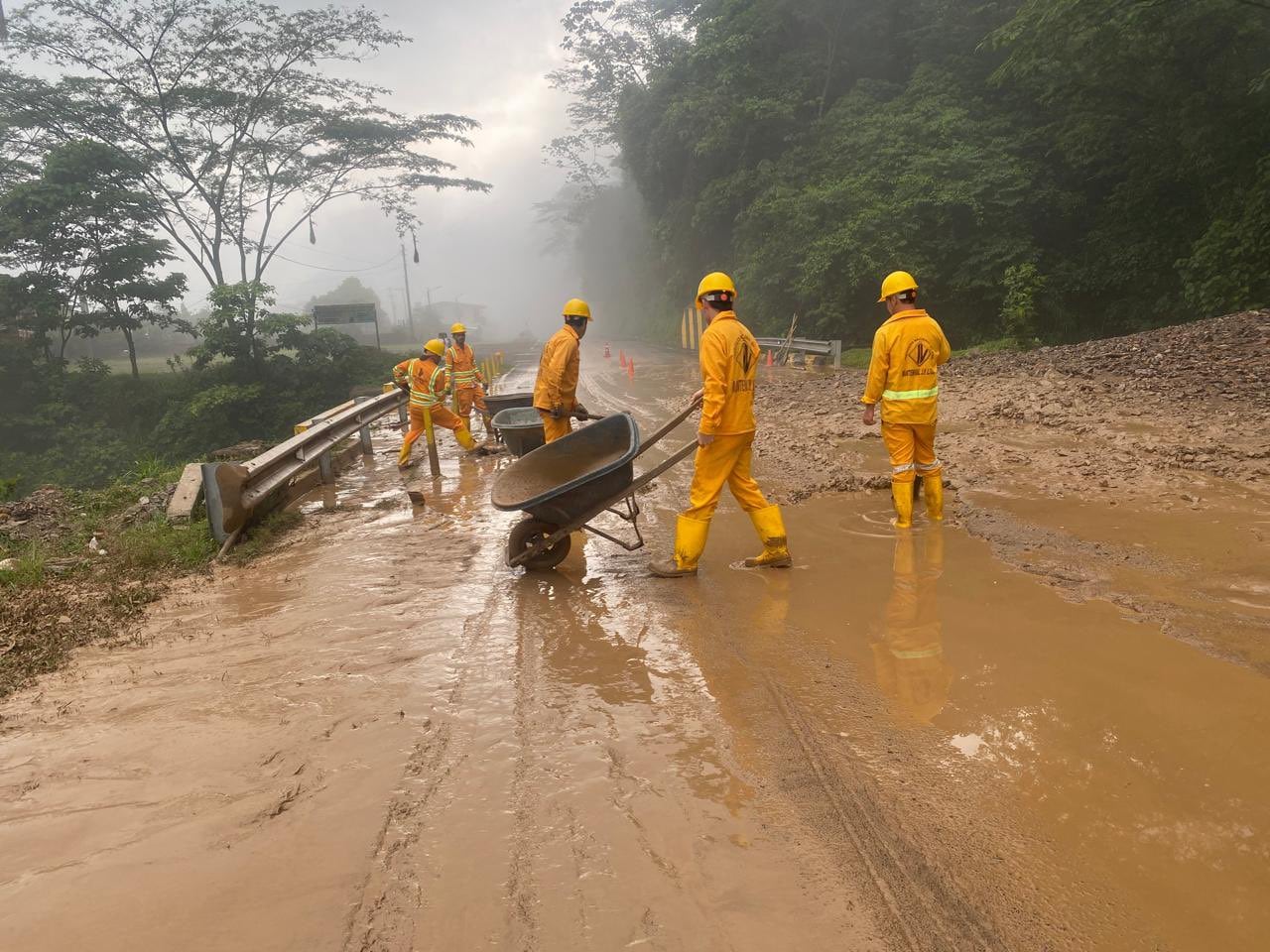Via antigua Bogotá – Villavicencio, en el km 85 y 86, es atendida por el Invias - Cortesía Invias