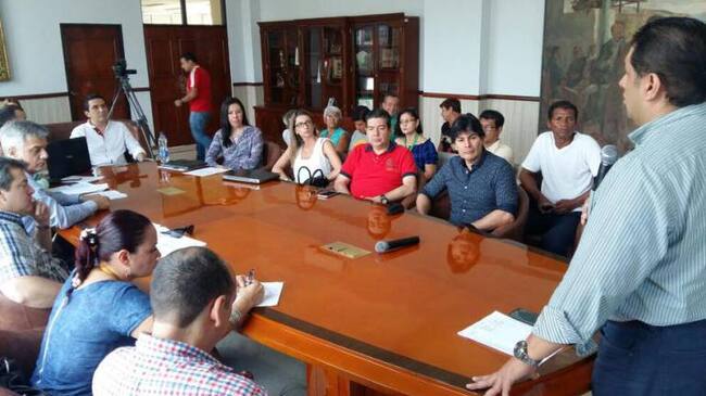 Momento en donde se expone el ganador de la licitación de concesión del alumbrado público de Cúcuta