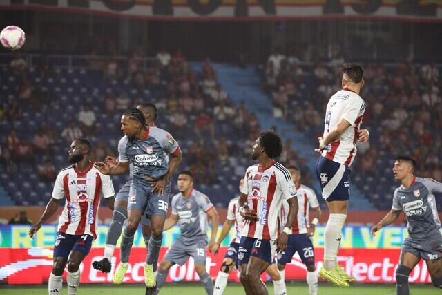 Junior vs. Santa Fe en la fecha 18 de la Liga Colombiana 2025-II / Colprensa