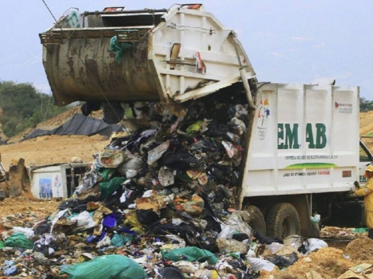 Hablan los alcaldes sobre prohibición de llevar basuras al Carrasco