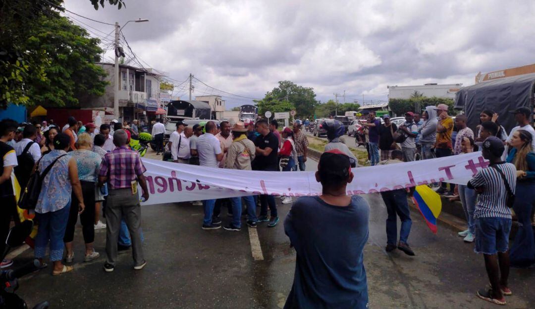 Habitantes del municipio de tomaron la Troncal de Occidente para exigir un encuentro con el alcalde Guillermo Torres