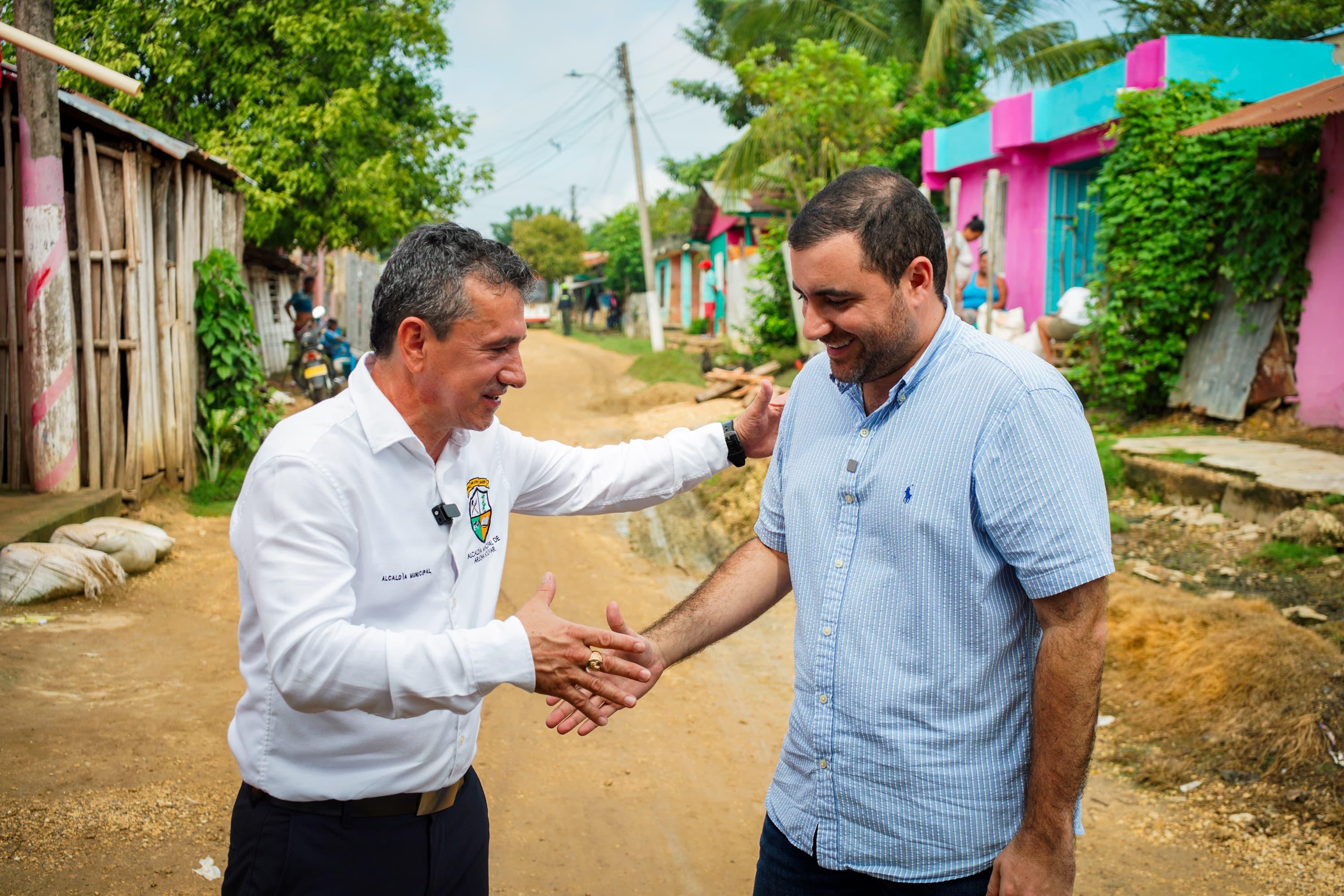 Gobernador de Bolívar y Alcalde de Arjona en la calle El Bollo