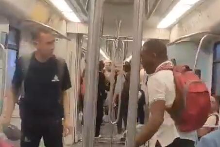 Ciudadanos se enfrentan a golpes en el Metro de Medellín - Foto: tomada de la red social X