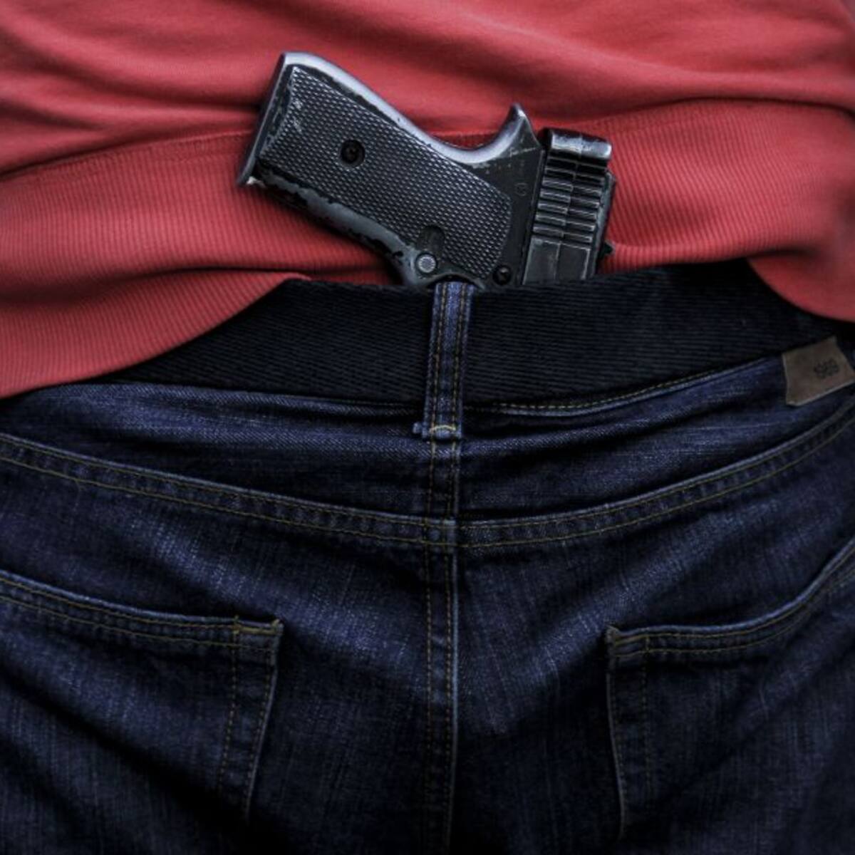 Uribismo insiste en proyecto que elimina figura de porte especial de armas