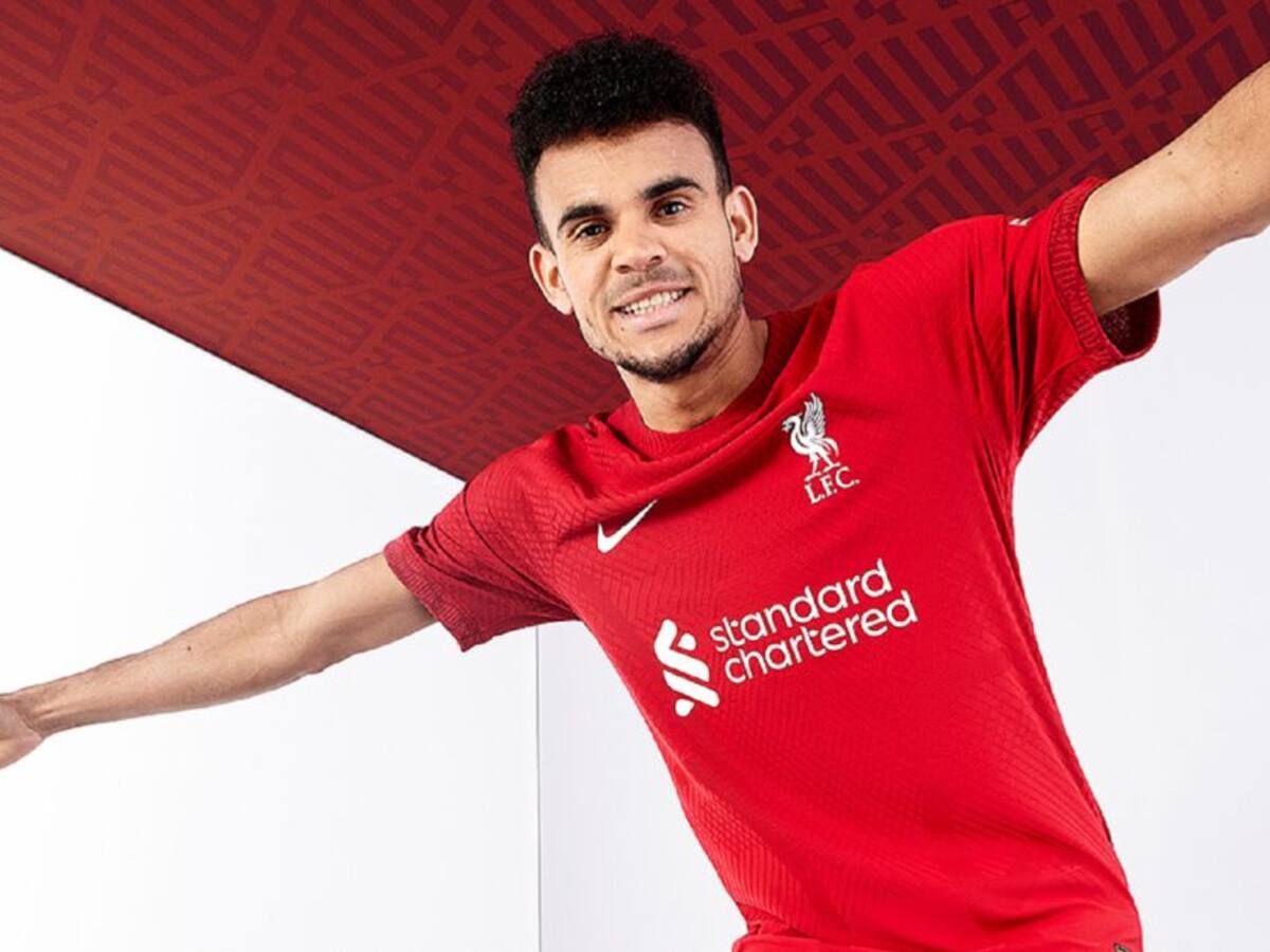 Luis Díaz ya conoce la nueva camiseta del Liverpool para la temporada 22/23