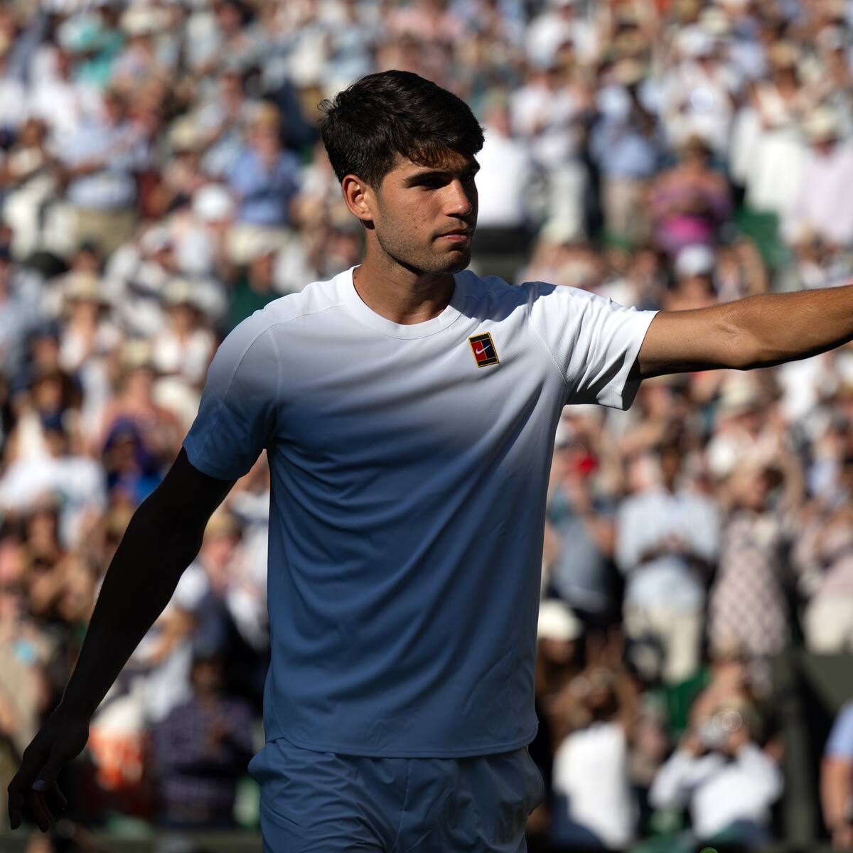 Carlos Alacaraz sufrió, pero avanzó a segunda ronda en Wimbeldon tras vencer a Fognini