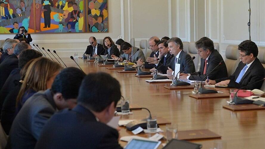 Juan Manuel Santos fue citado junto con Juan Fernando Cristo (ex ministro del Interior, izq-centro), Mauricio Cárdenas y Alejandro Gaviria, entre otros | Imagen de archivo 2016. Foto: Colprensa