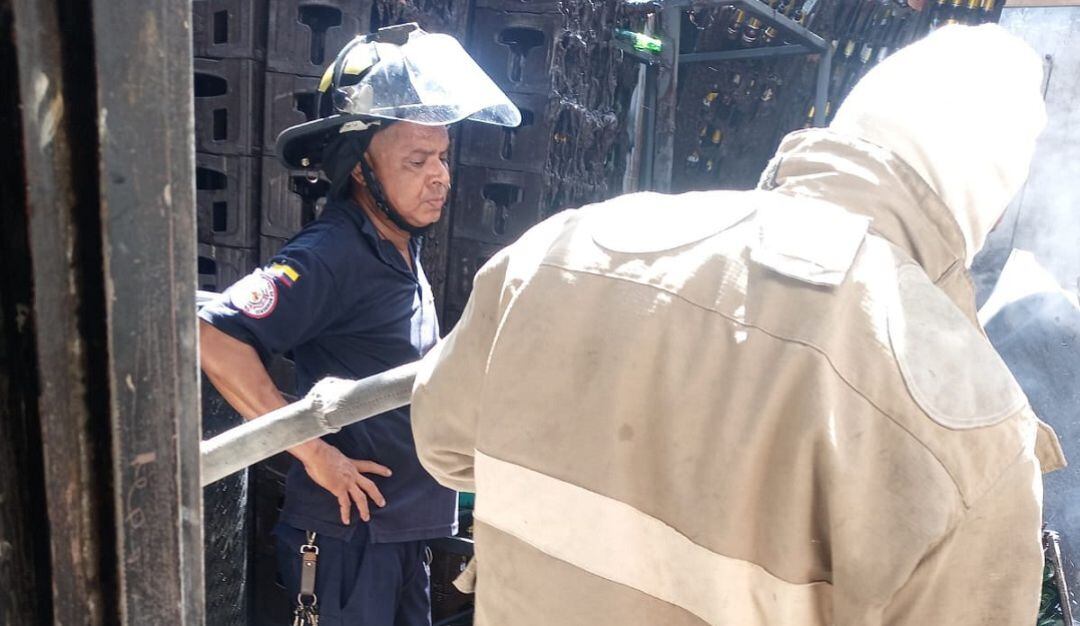 La emergencia se originó por una chispa de soldadura mientras se realizaba un trabajo en el lugar