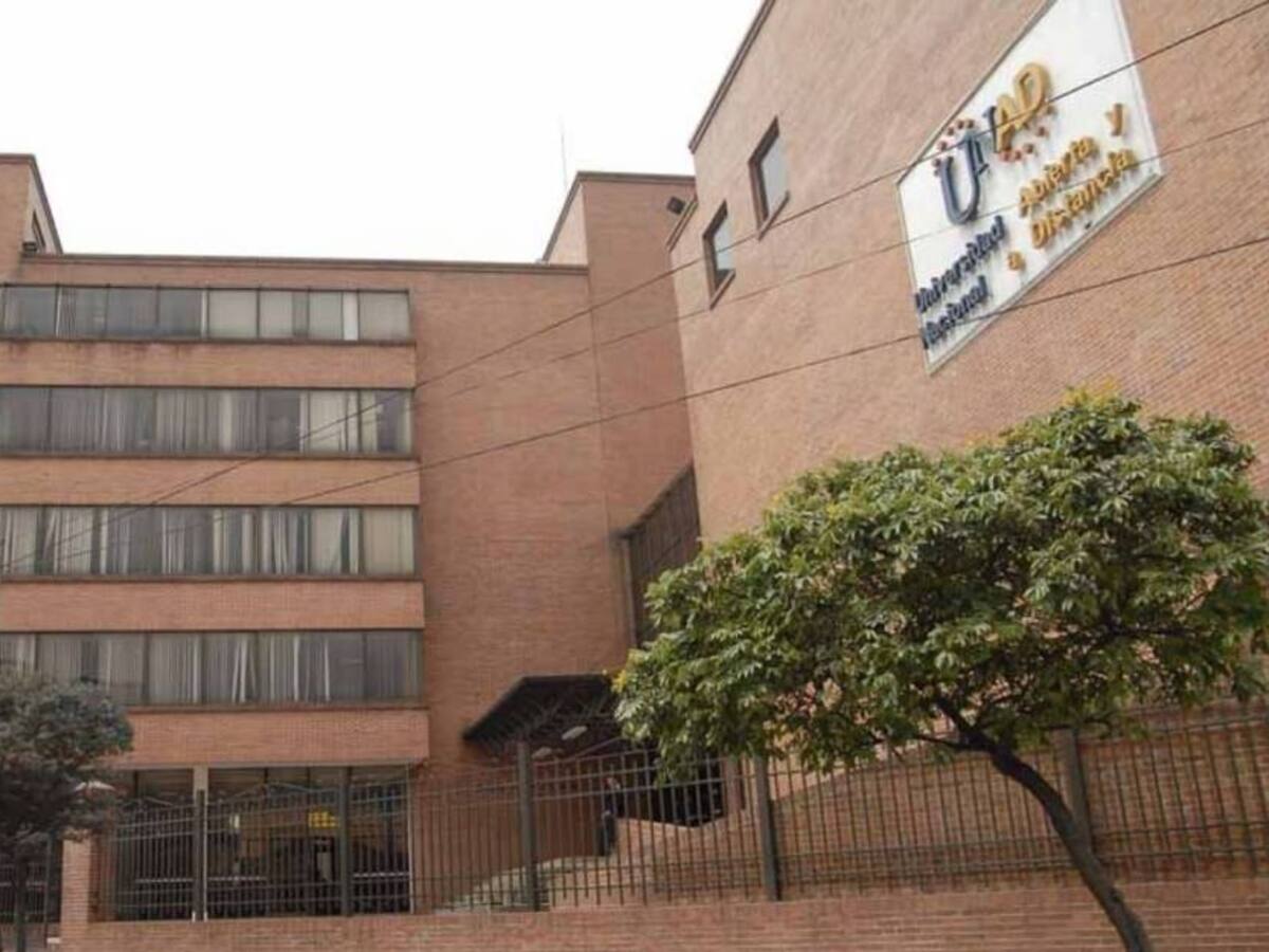 “Soy el más abuelito de mi clase pero no me da pena”: Emanuel, estudiante de la UNAD