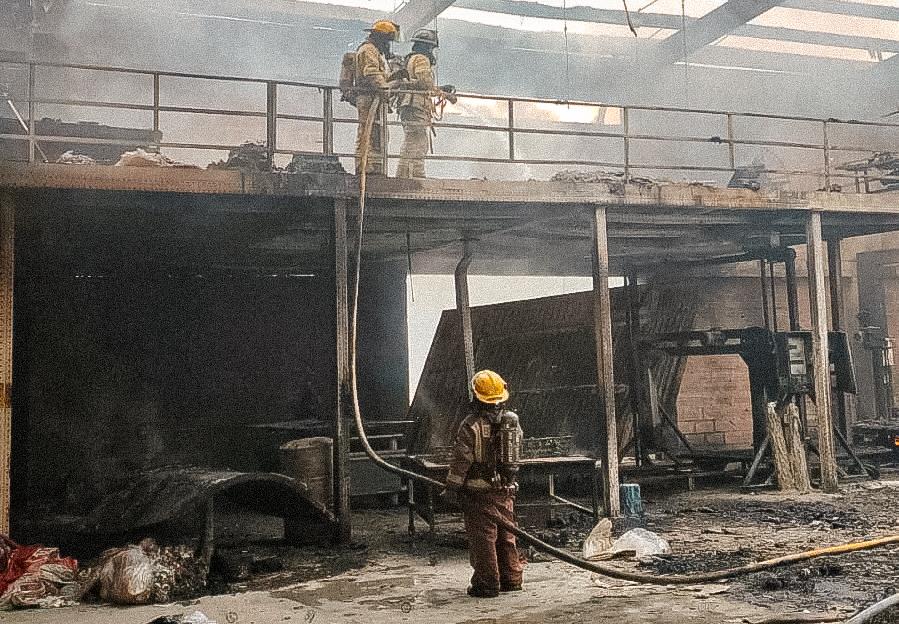 Incendio colchonería Marinilla- foto alcaldía
