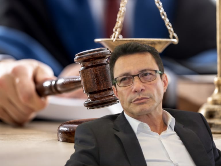 Imagen de referencia | Carlos Caicedo: Foto suministrada / Juez dictando sentencia: Getty Images.