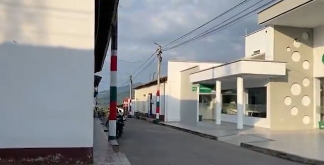 Policía herido cuando patrullaba en Teorama. / Foto: Video comunidad.
