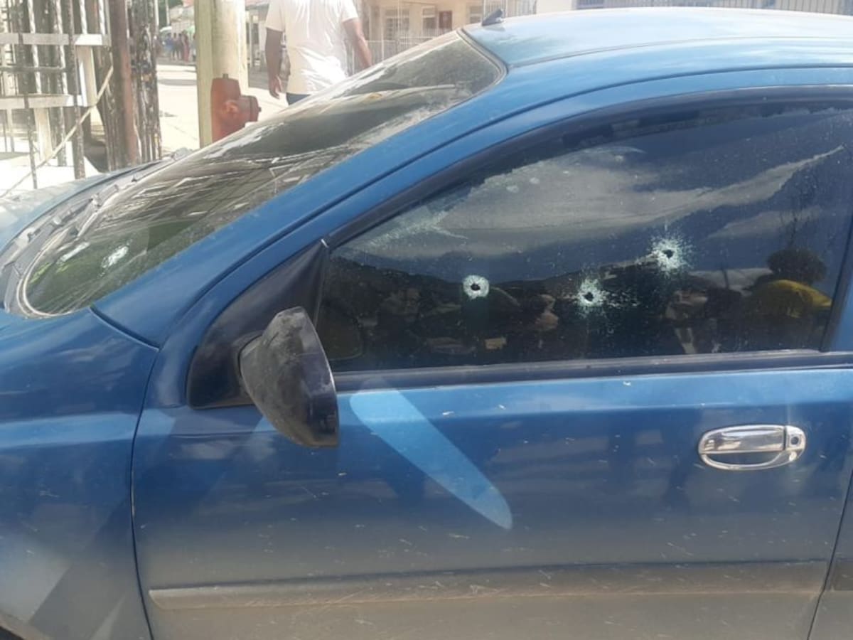 A balazos hirieron a conductor de un carro en vía pública de Cartagena