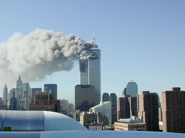 Atentado a las Torres Gemelas del World Trade Center el 11 de septiembre de 2001 en Nueva York. Foto: Fabina Sbina / Hugh Zareasky / Getty Images