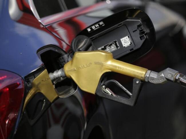 Todo indica que este sábado baja la gasolina