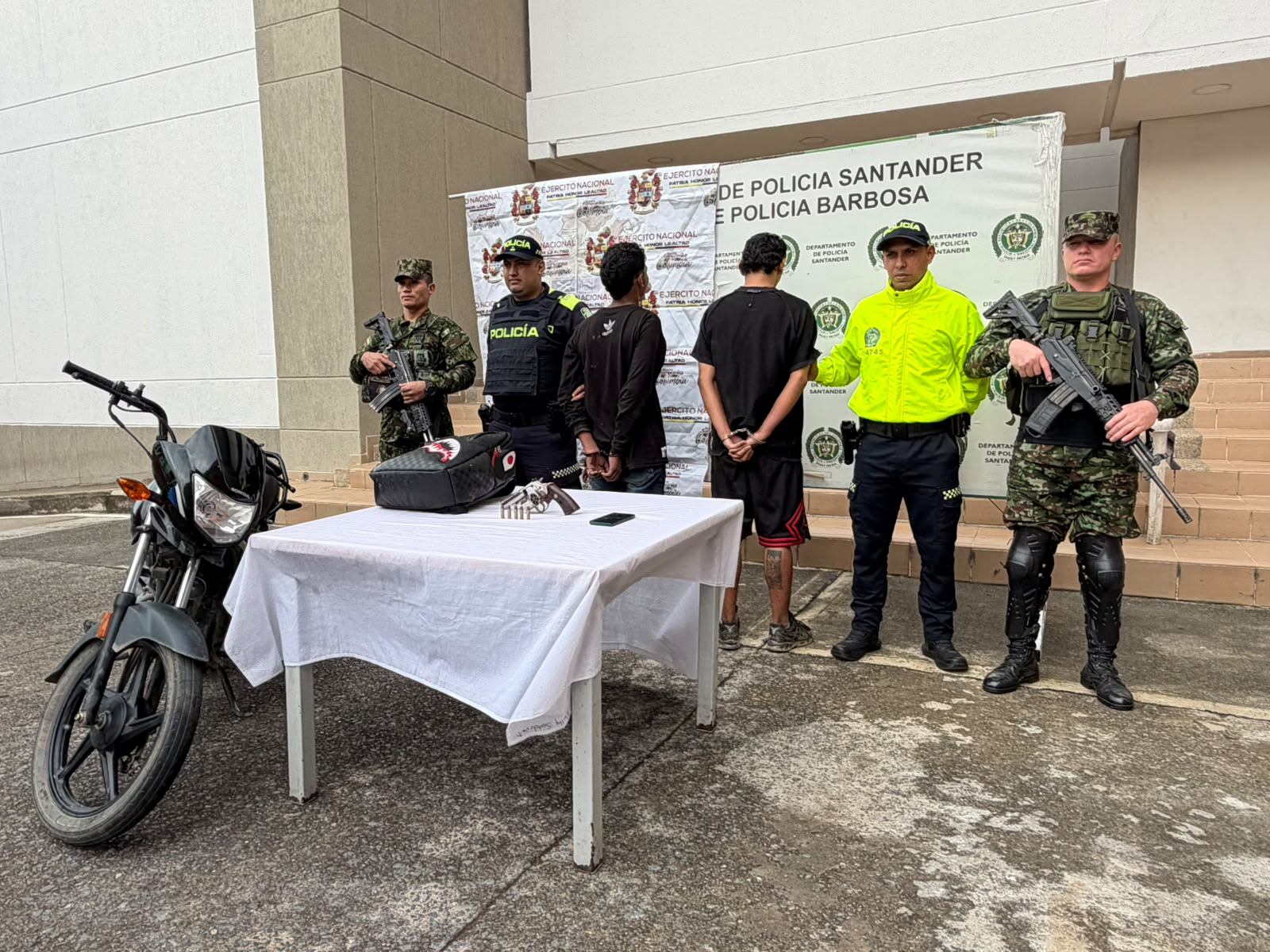 Sicarios capturados por crimen en Barbosa, Santander