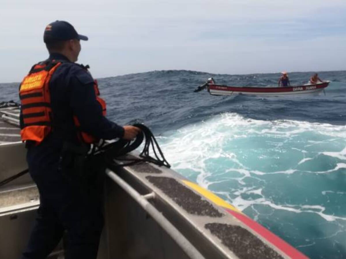 Guardacostas adelanta búsqueda de dos lancheros desaparecidos entre Barú y las Islas del Rosario