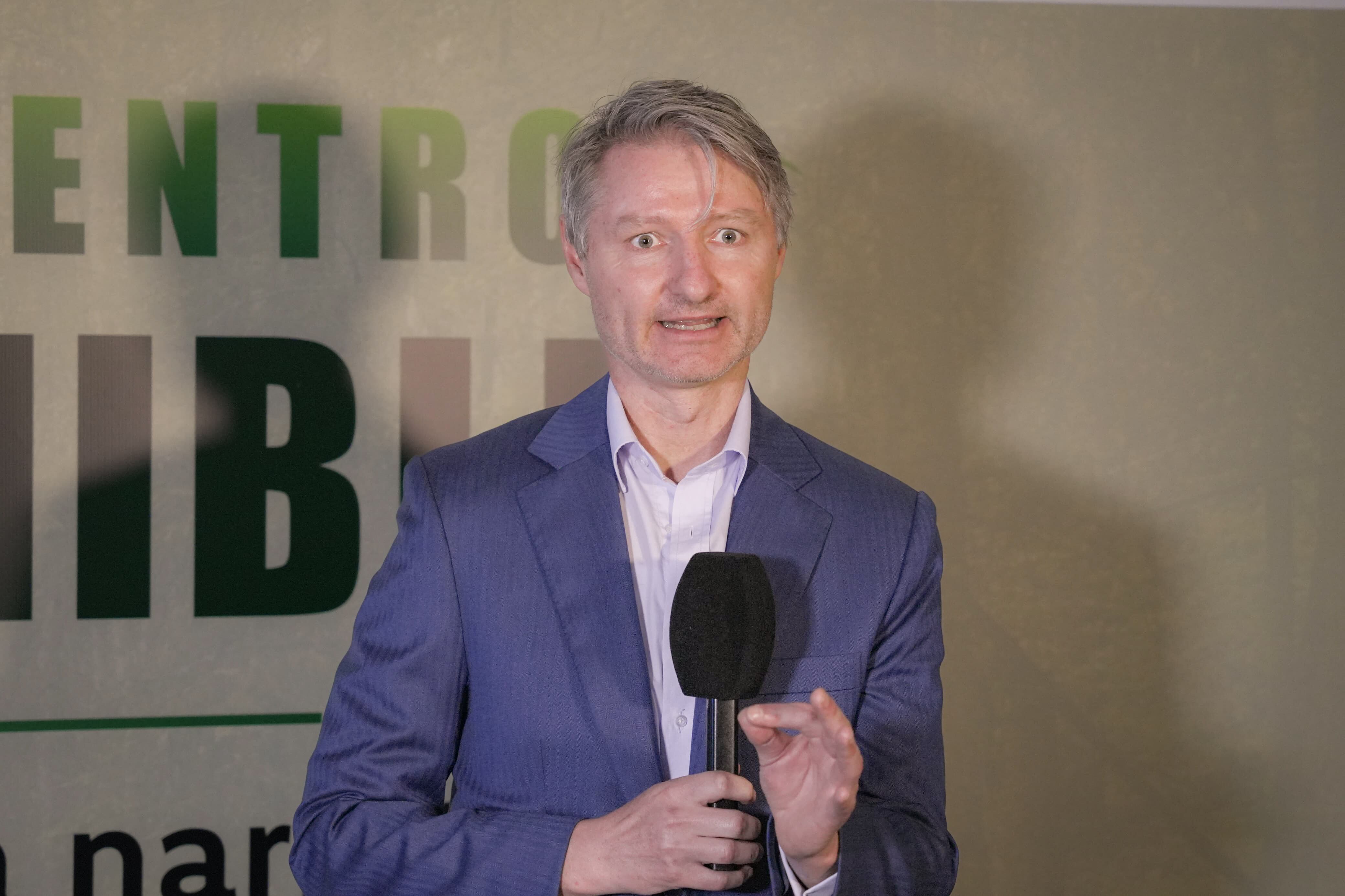 Mikkel Hall, consejero de Ciudades de la Embajada de Dinamarca en Colombia. | Foto: Caracol Radio