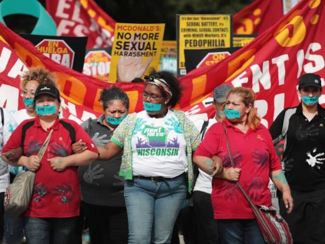 Empleadas de McDonald&#039;s marchan por acoso sexual en Chicago