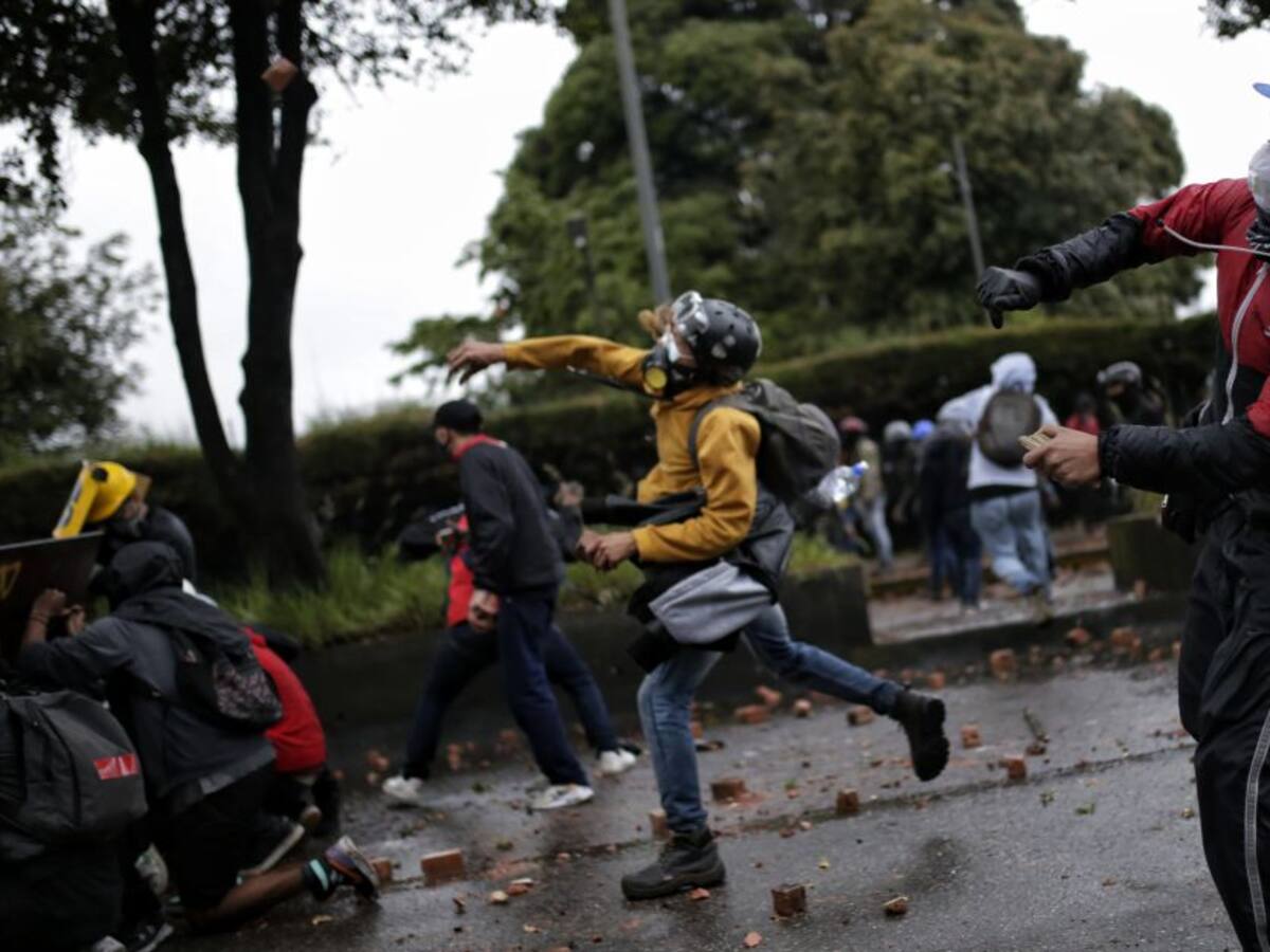 Cali sufrió nueva jornada de bloqueos de vandalismo y de enfrentamientos