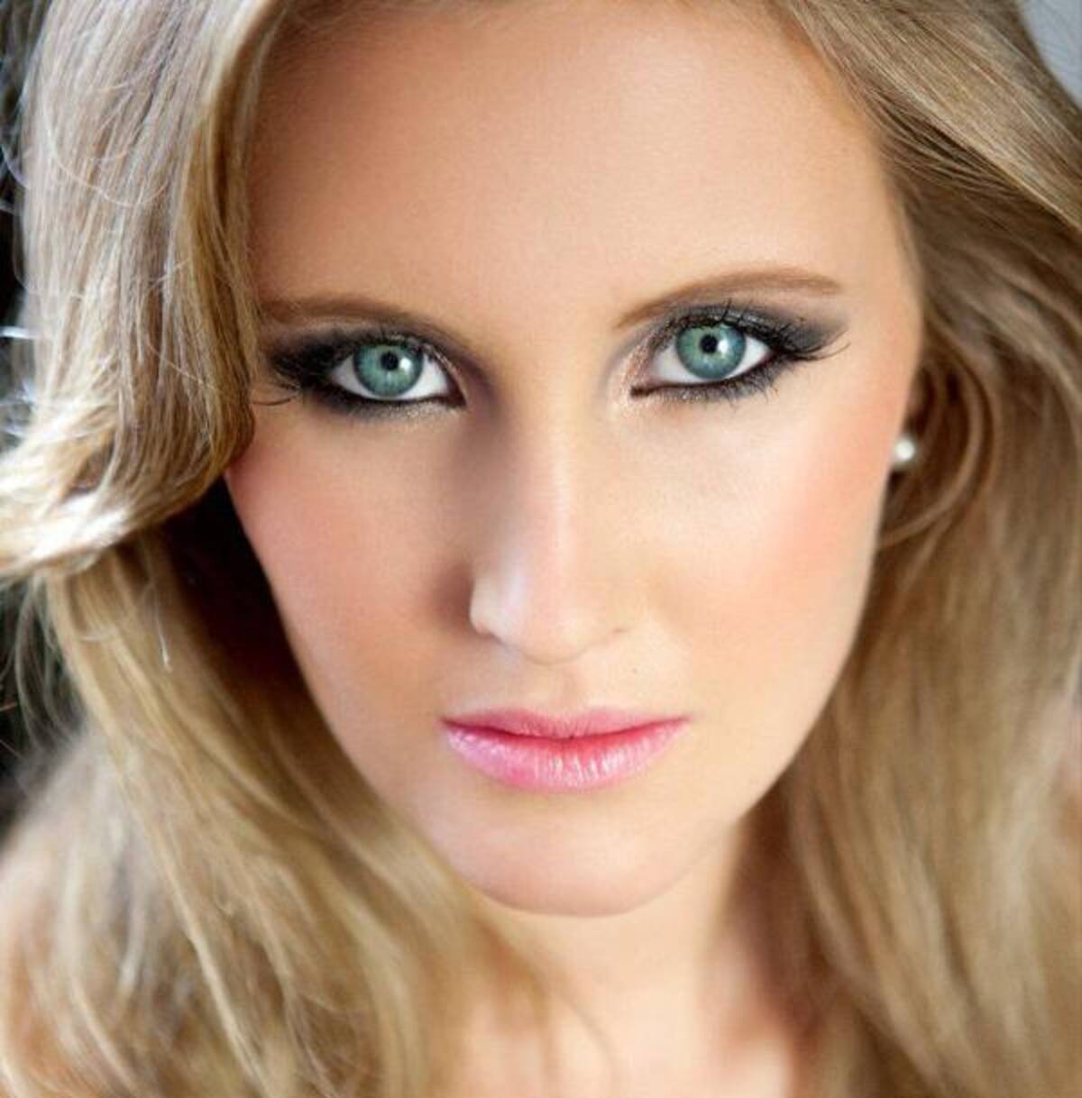 Lorelei Tarón, la esposa de Falcao es cantante de música cristiana.