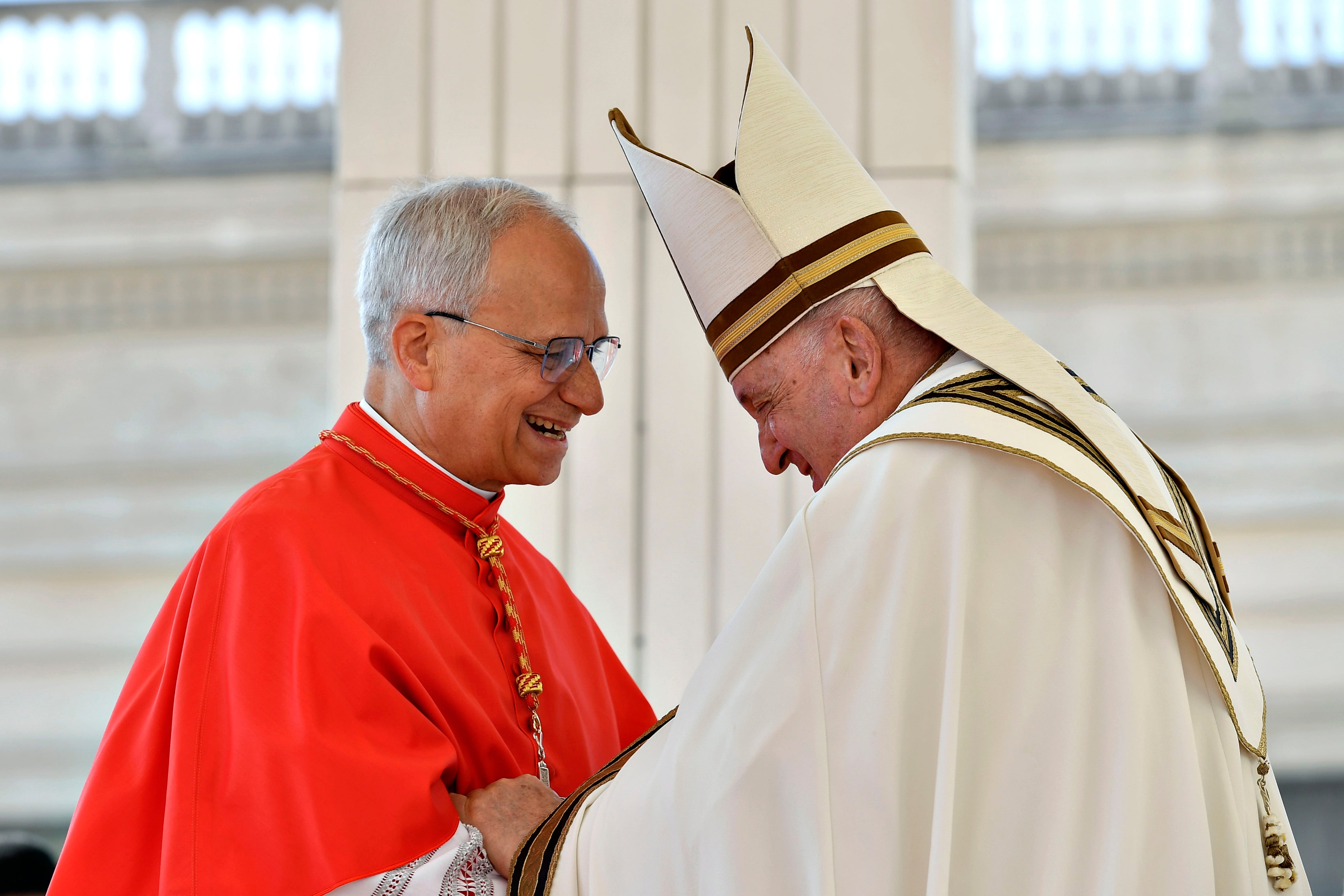 El actual papa León XIV cuando era nombrado como cardenal por parte del entonces papa Francisco. 
(Foto:    Vatican Media via Vatican Pool/Getty Images)