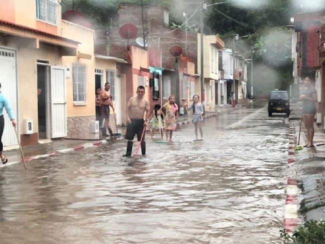 Lluvias en Buga y Jamundí dejan más de 1.200 viviendas inundadas
