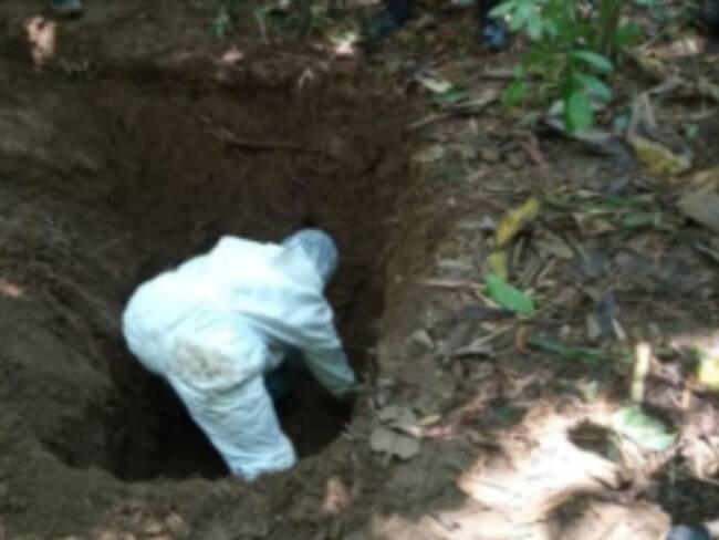 Fiscalía exhumó dos cuerpos, al parecer de integrantes de 'La Empresa'