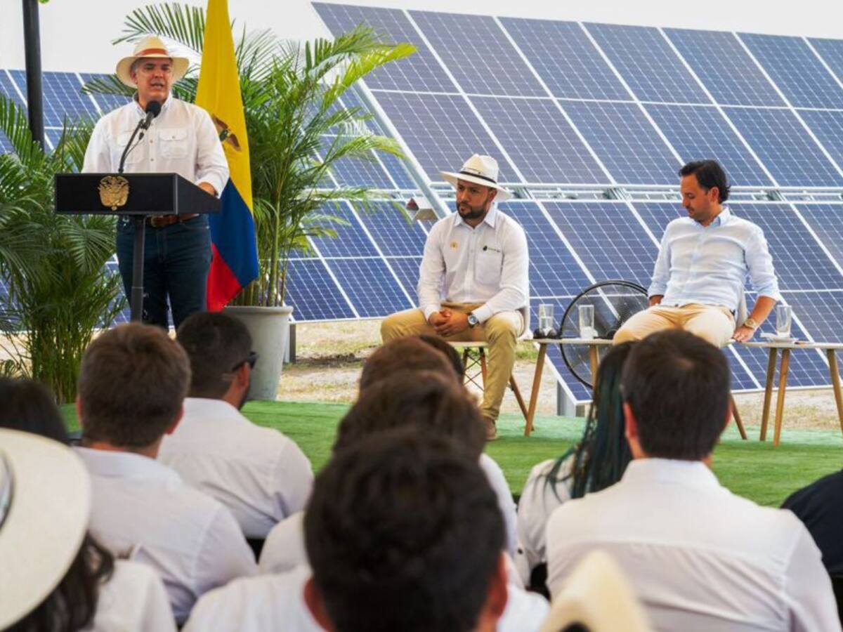 Alza en tasas de interés puede afectar el empleo: Duque