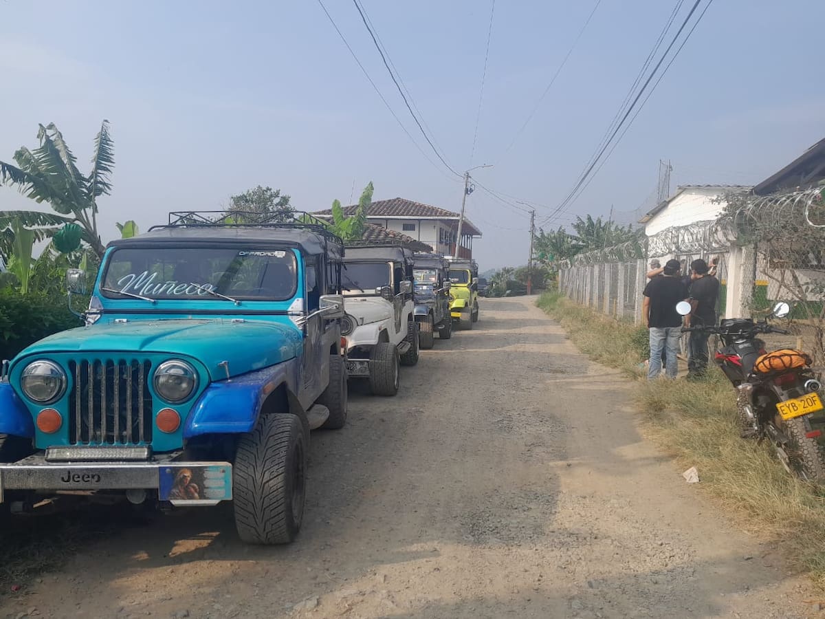 Los conductores de transporte escolar en Anserma (Caldas) entran en paro por deudas de hace 2 meses