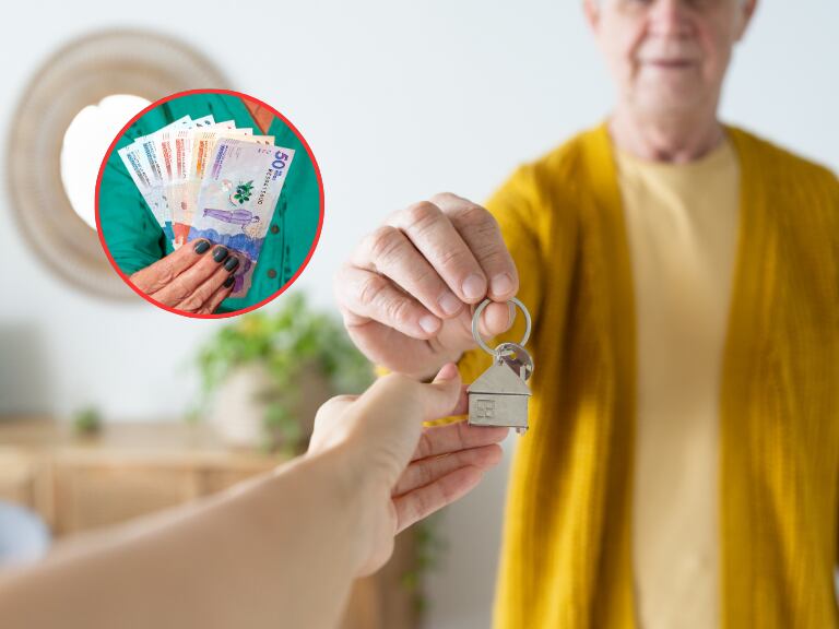 Persona con varios billetes colombianos y de fondo un hombre entregando las llaves de una viviendal (Fotos vía Getty Images)