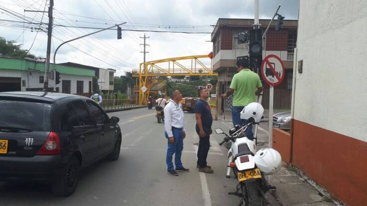Por fin alcaldía de Calarcá comenzó arreglo de semáforos dañados en esa localidad