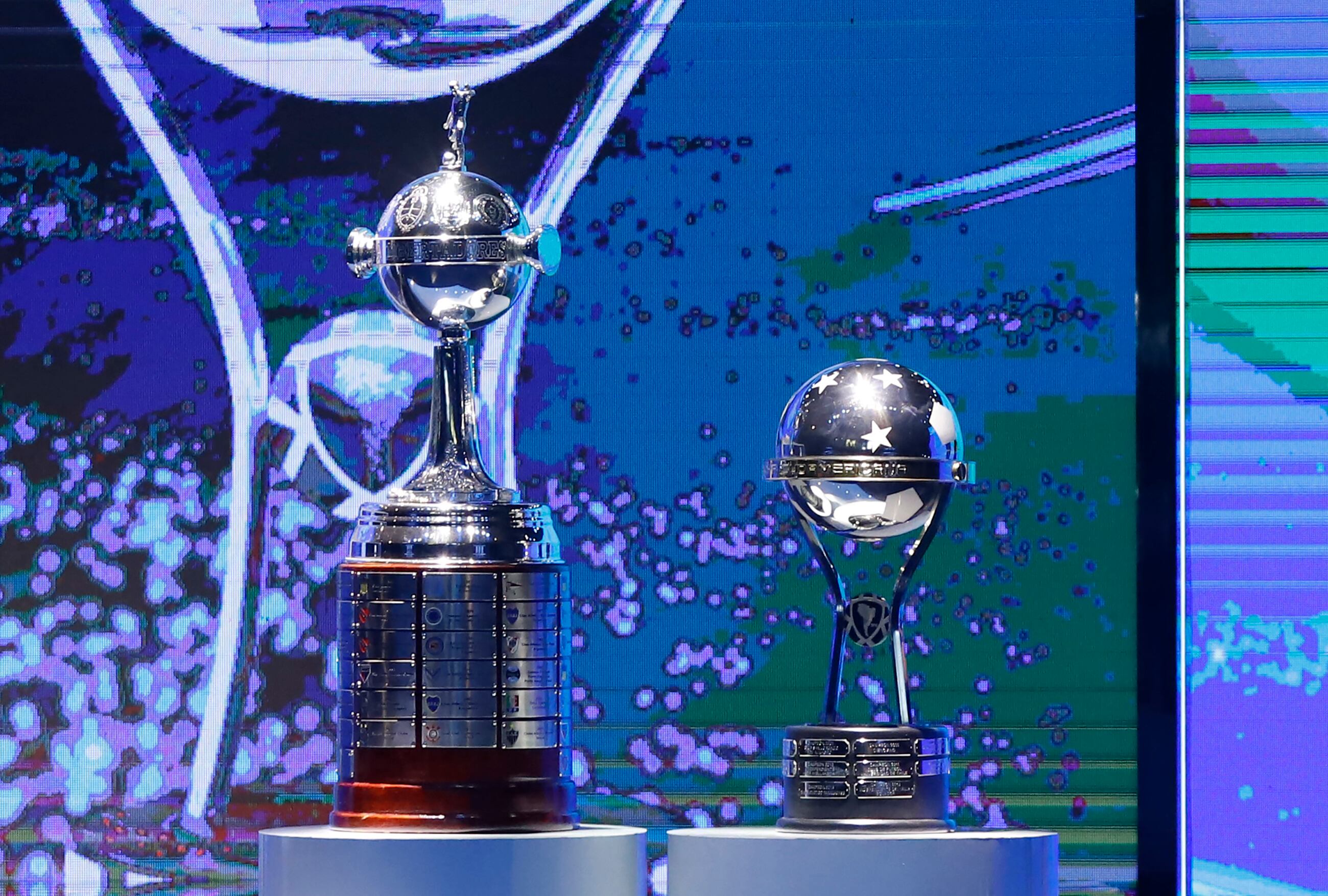 Trofeos de la Copa Libertadores y la Copa Sudamericana. (Photo by NATHALIA AGUILAR/POOL/AFP via Getty Images)