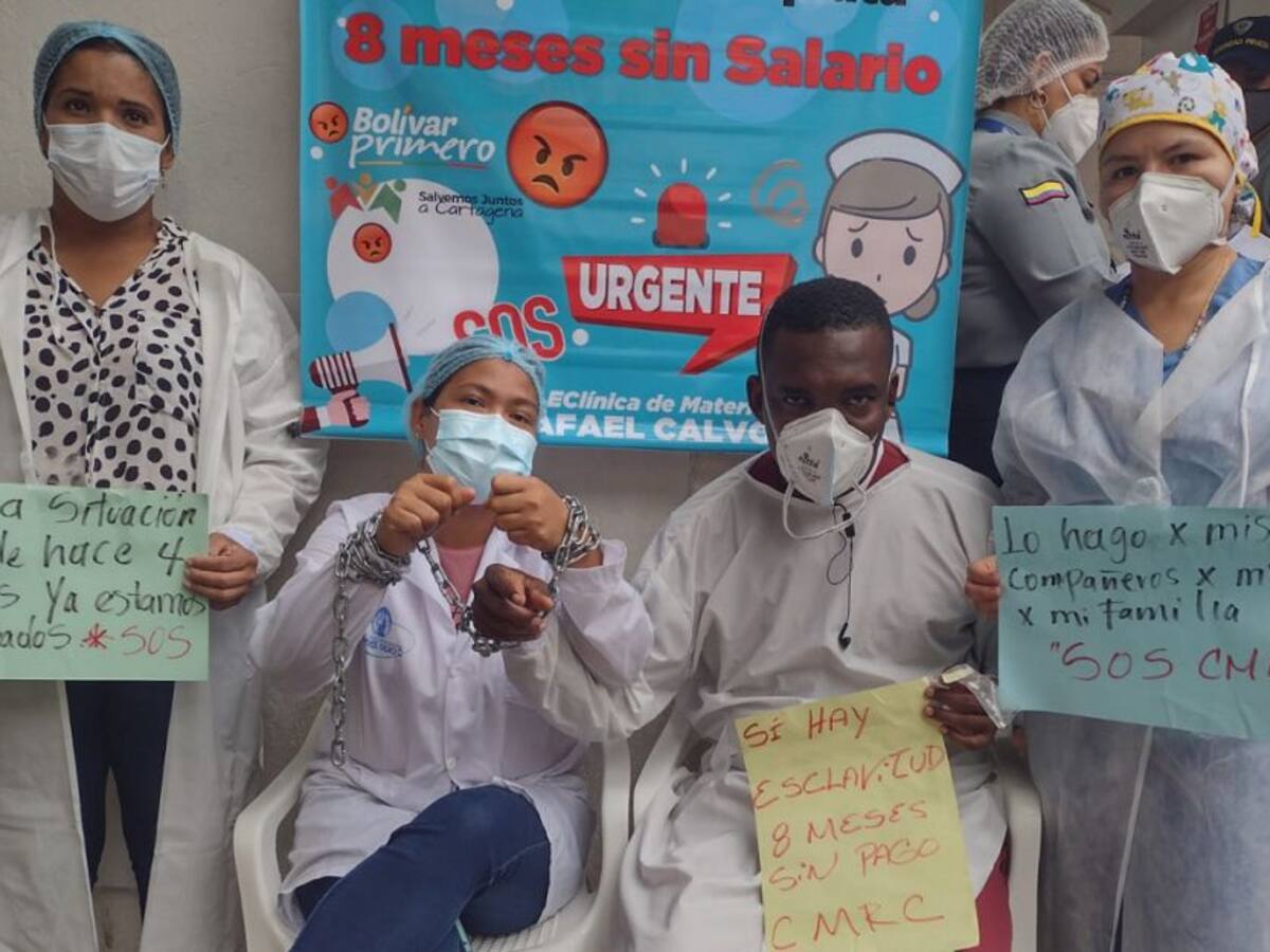 Encadenados trabajadores de Maternidad reclamaron ocho meses de sueldo
