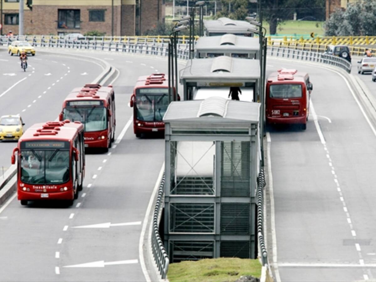 Advierten retrasos en licitación para elegir operadores de Transmilenio