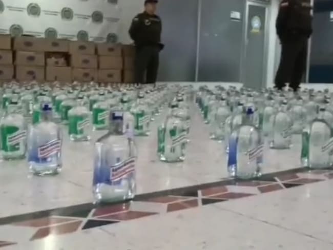 Policía incautó botellas de licor de contrabando en Pasto