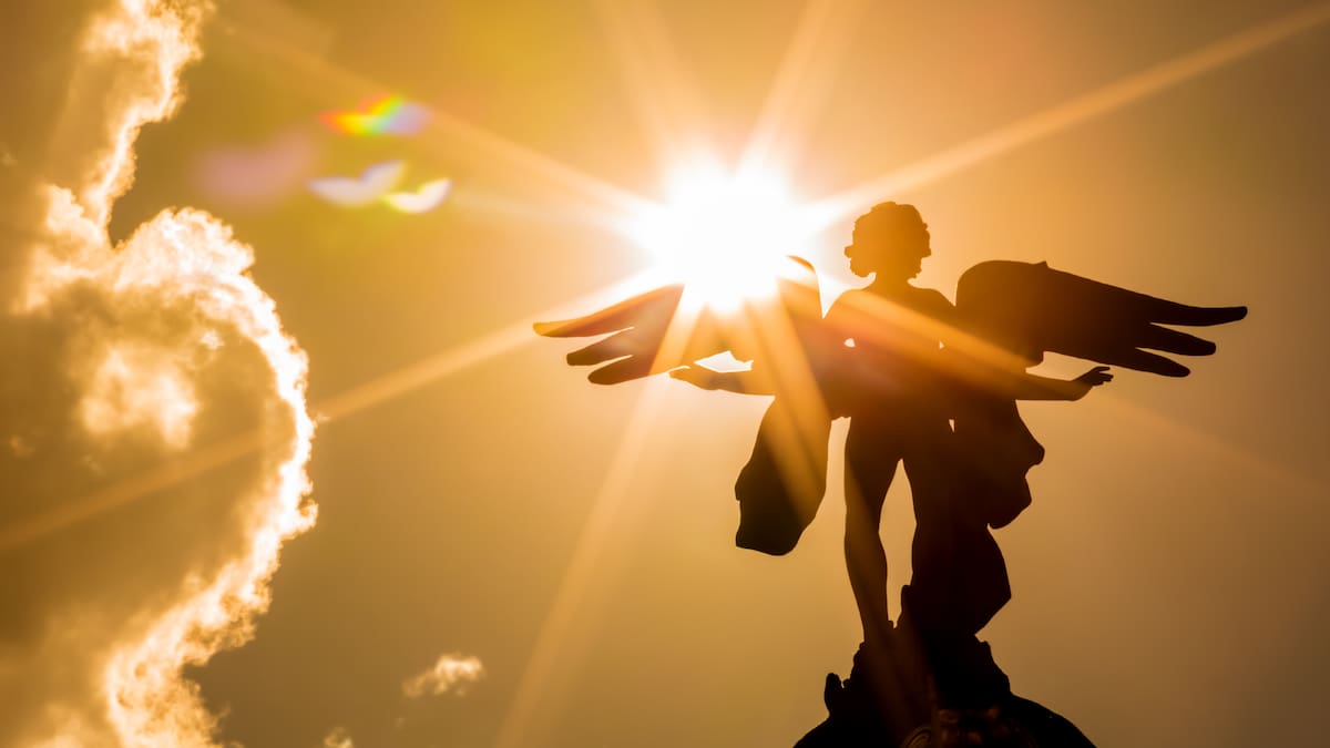 ¿Cuál es la diferencia entre un ángel y un arcángel? Así se puede encomendar a ellos