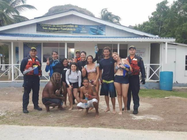 Rescatan ocho buzos que quedaron a la deriva cerca de isla Providencia