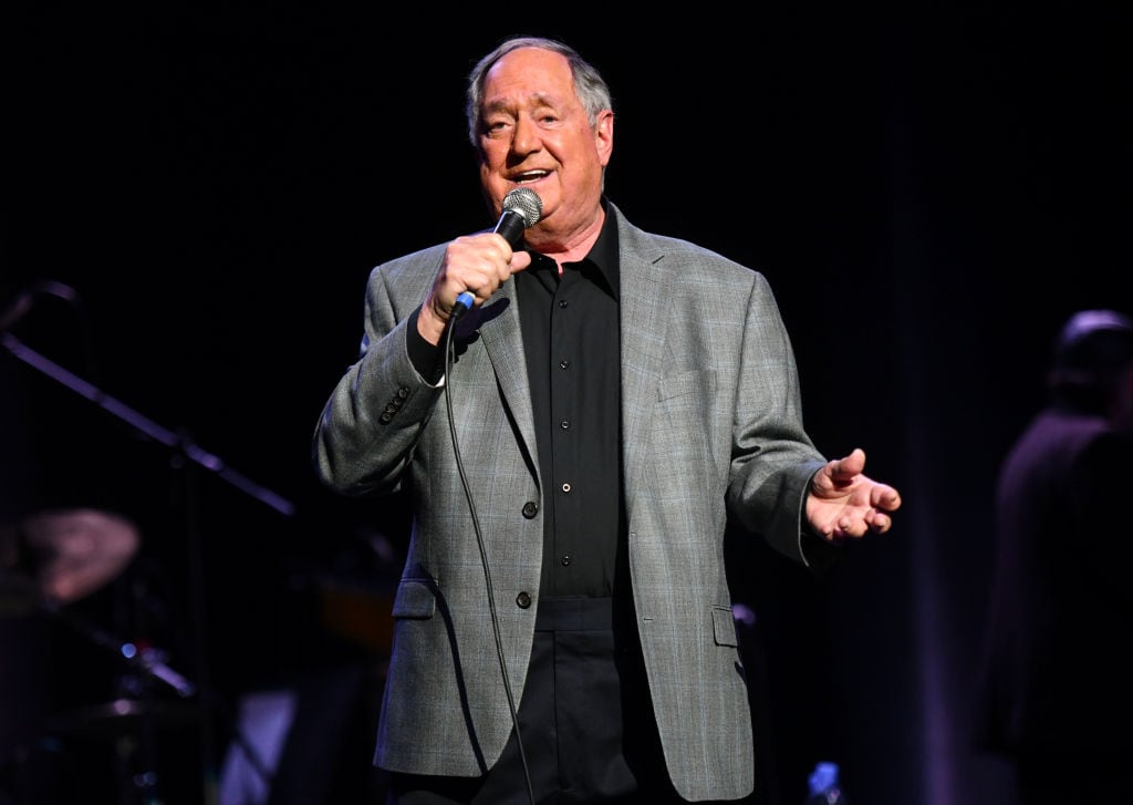 BEVERLY HILLS, CALIFORNIA - APRIL 06: Singer Neil Sedaka performs onstage at Saban Theatre on April 05, 2019 in Beverly Hills, California. (Photo by Scott Dudelson/Getty Images)