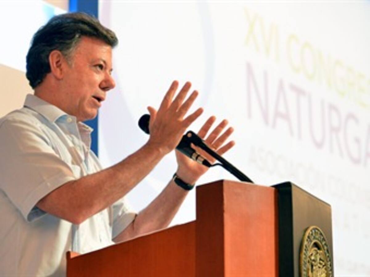 Santos satisfecho con crecimiento económico de 2012